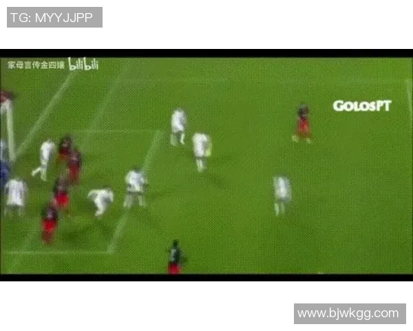 足球巨星凌空射门瞬间展现超凡技艺与无敌风采